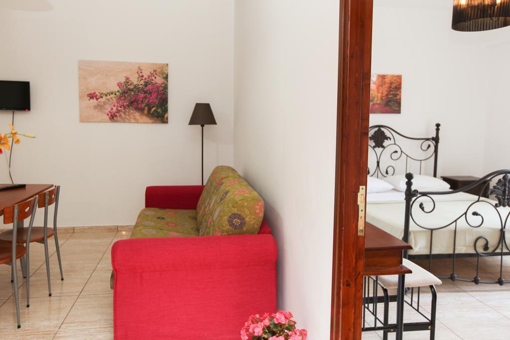 Kallisti Apartments สเกียธอสทาวน์ ภายนอก รูปภาพ