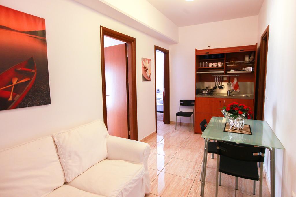Kallisti Apartments สเกียธอสทาวน์ ห้อง รูปภาพ